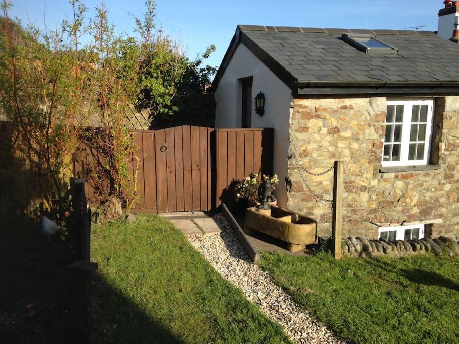 Coastal Cottage 'The Garden Cottage ' ฮาร์ทแลนด์ ภายนอก รูปภาพ